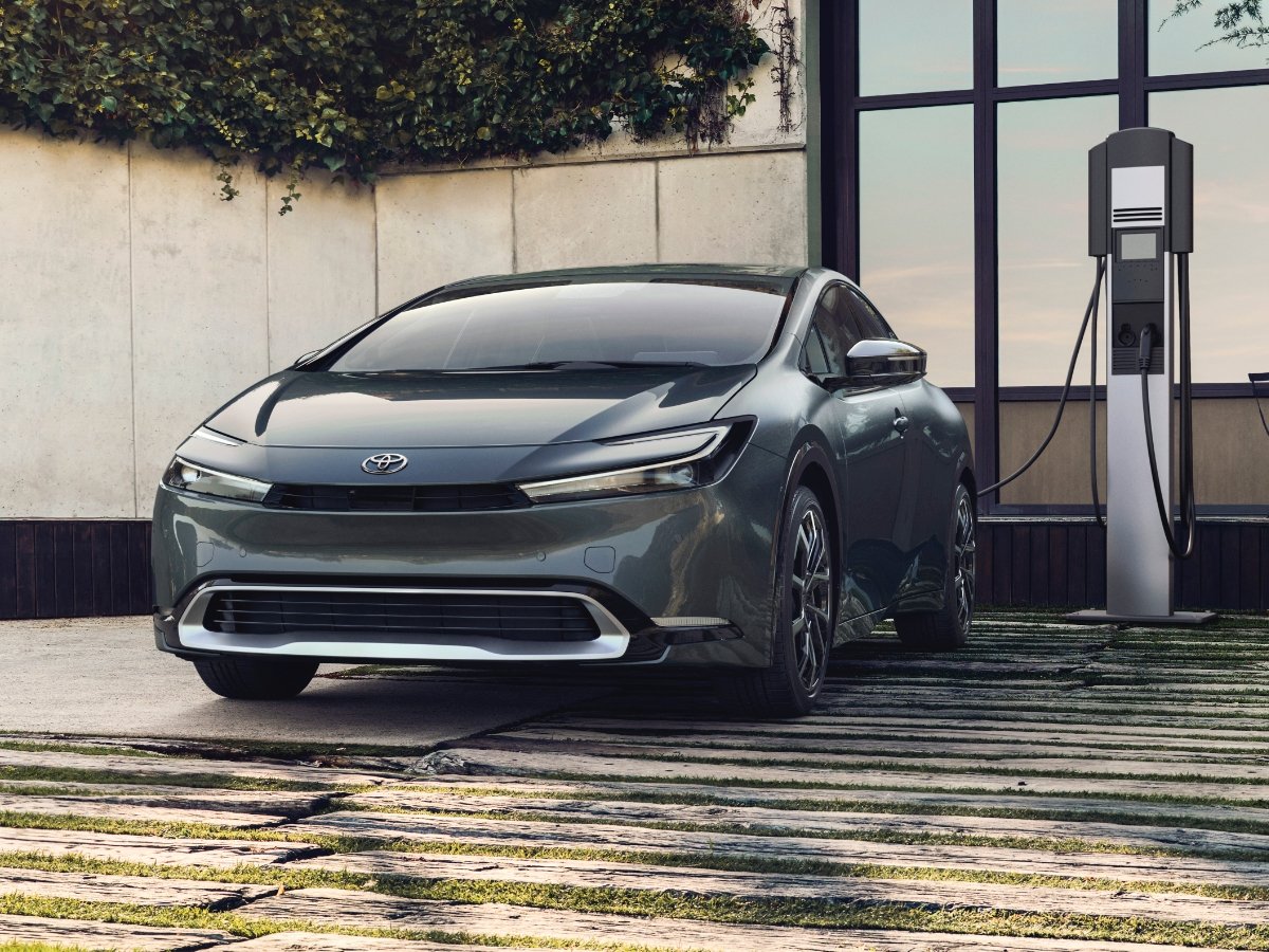 2023-toyota-prius-and-prius-prime-preview